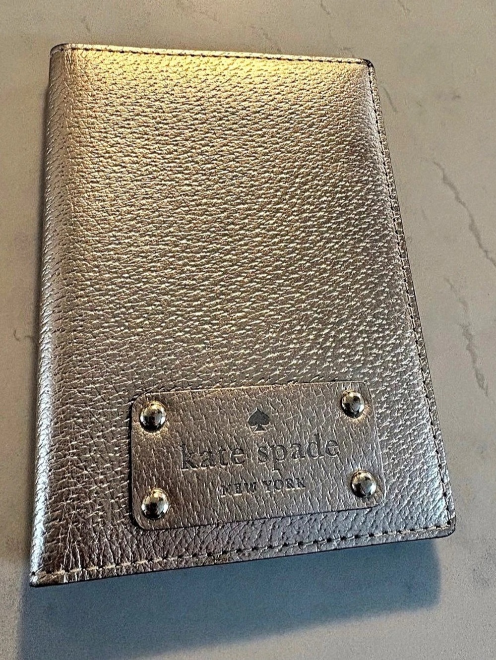 kate spade Passport Holder in Champagne Gold